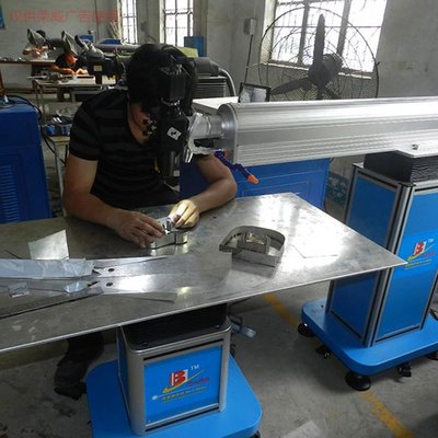 宿州大樓大堂標(biāo)識(shí)標(biāo)牌與榮威廣告在LED、商場(chǎng)及交通路牌中的應(yīng)用